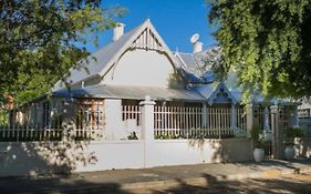 Karoowerf Guest House